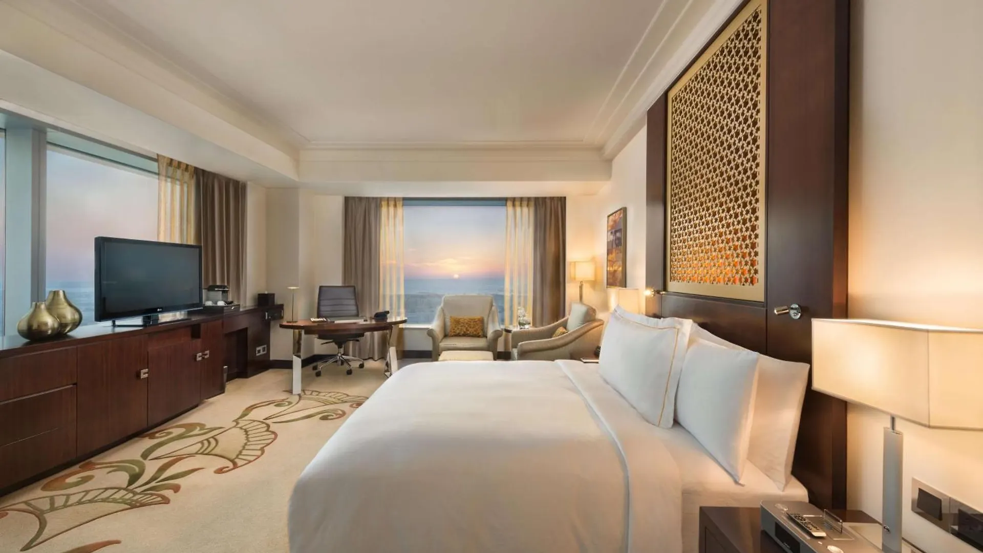 *****  Conrad Dubai Hotel United Arab Emirates