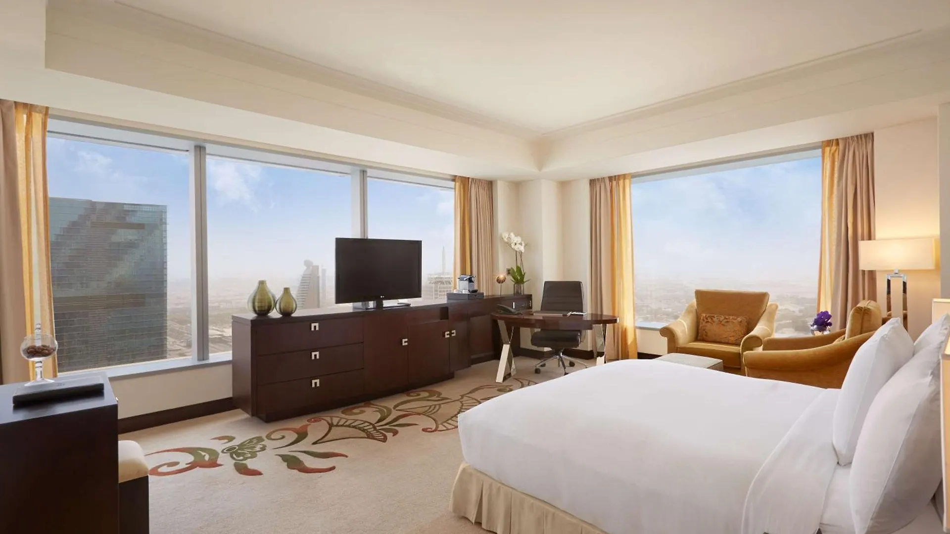 Conrad Dubai Hotel 5*,
